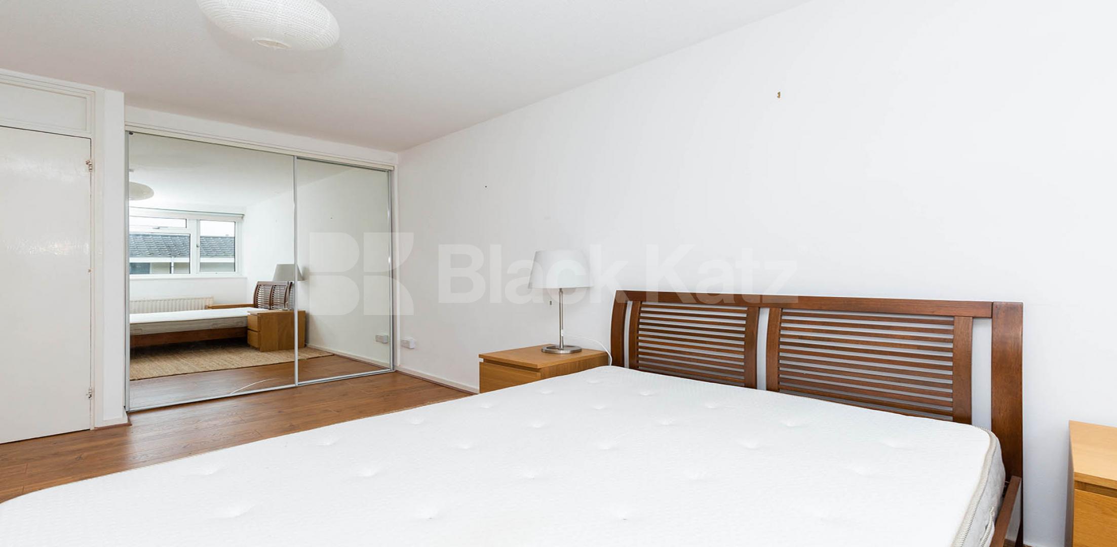 Spacious three double bedroom property  Blundell Street, Caldenonian Road